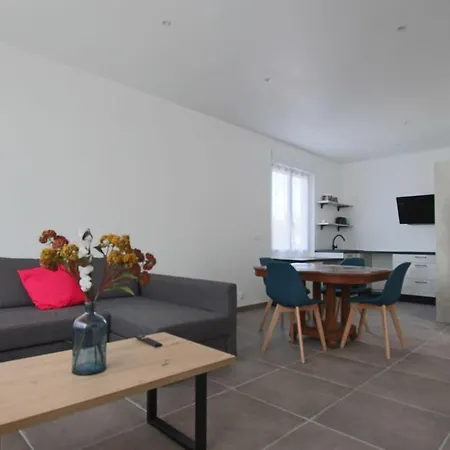 House For 6 People At Chateau D'oleron 別荘 *